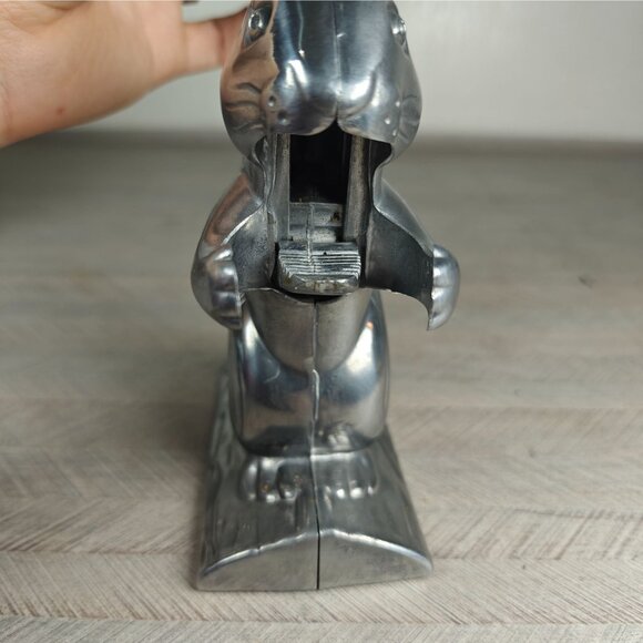 Vintage Nutty Squirrel Cast Aluminum Nut Cracker Kitchen Tool & Display Piece - Picture 6 of 8